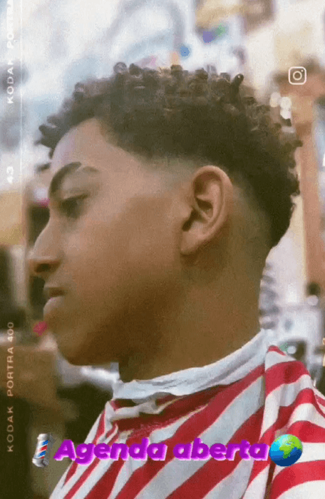 Corte cacheado masculino com fade em Novo Osasco