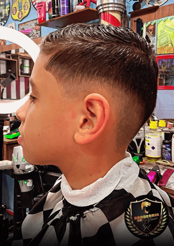 Corte infantil estilo social na Barbearia do Alemão